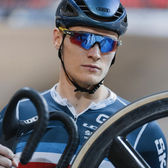 Tom Derache, spécialiste français de la vitesse sur piste, sponsorisé par assurancesvelo.com